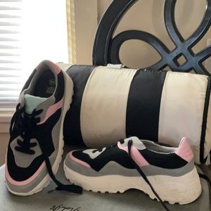 WIDE width 9 1/2  Wild Fables clean…nice condition multicolor platform lace up